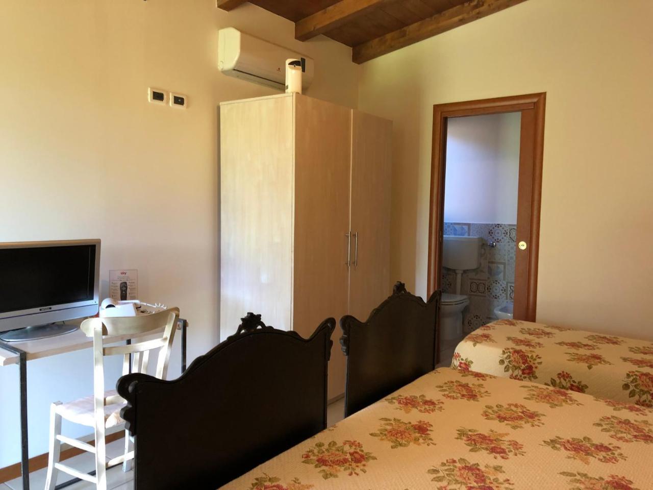 Agriturismo Masseria I Risi Guest House Sant'Eufemia Lamezia Exterior photo